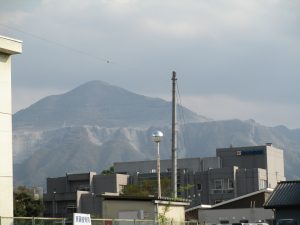 山がすぐ近くに見える環境に秩父生協病院はあります